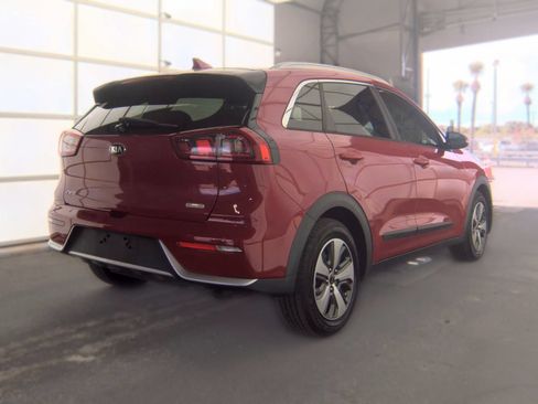 Used 2018 Kia Niro EX FWD image 4