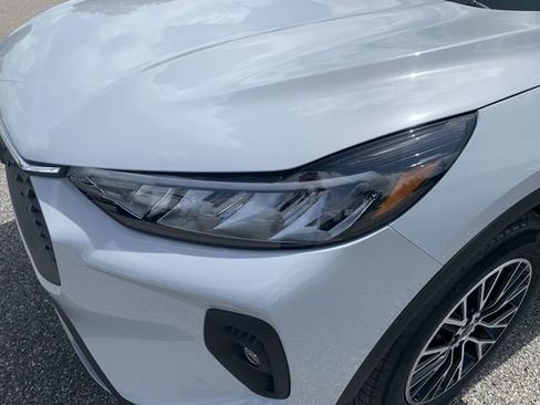 New 2025 Ford Escape SE image 9