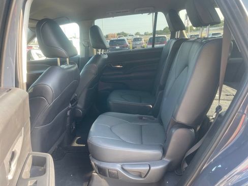Used 2024 Toyota Grand Highlander FWD image 12