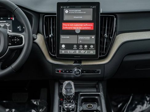 New 2026 Volvo XC60 B5 Plus w/ Protection Package Premier image 22