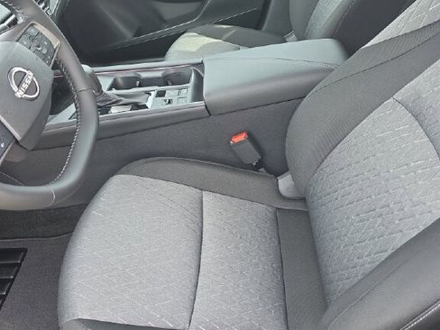 New 2026 Nissan Sentra SV w/ SV Convenience Package FWD image 5