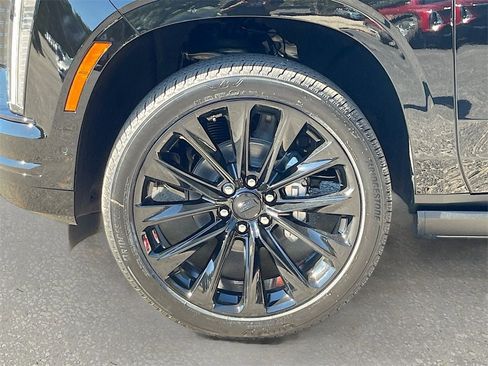 New 2026 Cadillac Escalade ESV Luxury w/ LPO, Radiant Package image 32