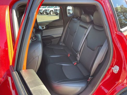 Used 2024 Jeep Compass Latitude image 20