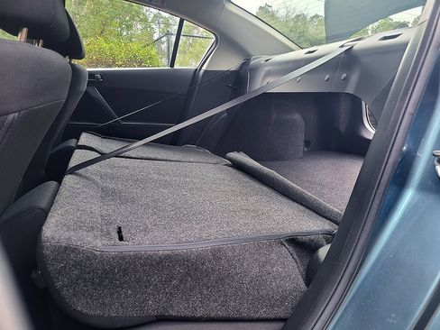 Used 2010 MAZDA MAZDA3 i Sport image 20