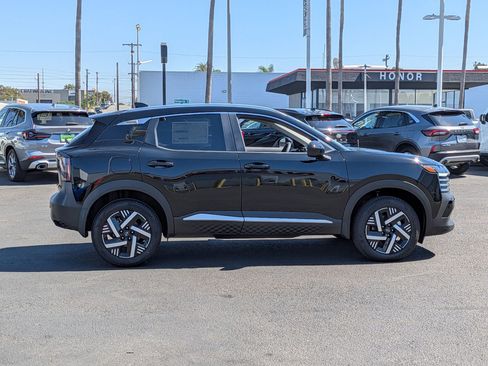 New 2026 Nissan Kicks SV w/ SV Premium Package image 6