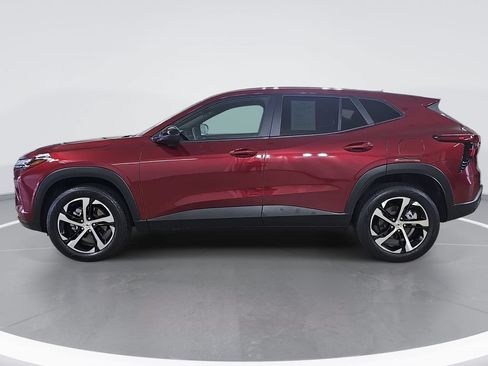 Used 2024 Chevrolet Trax RS FWD image 7