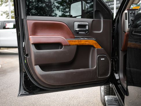 Used 2016 Chevrolet Silverado 2500 High Country w/ Duramax Plus Package image 13