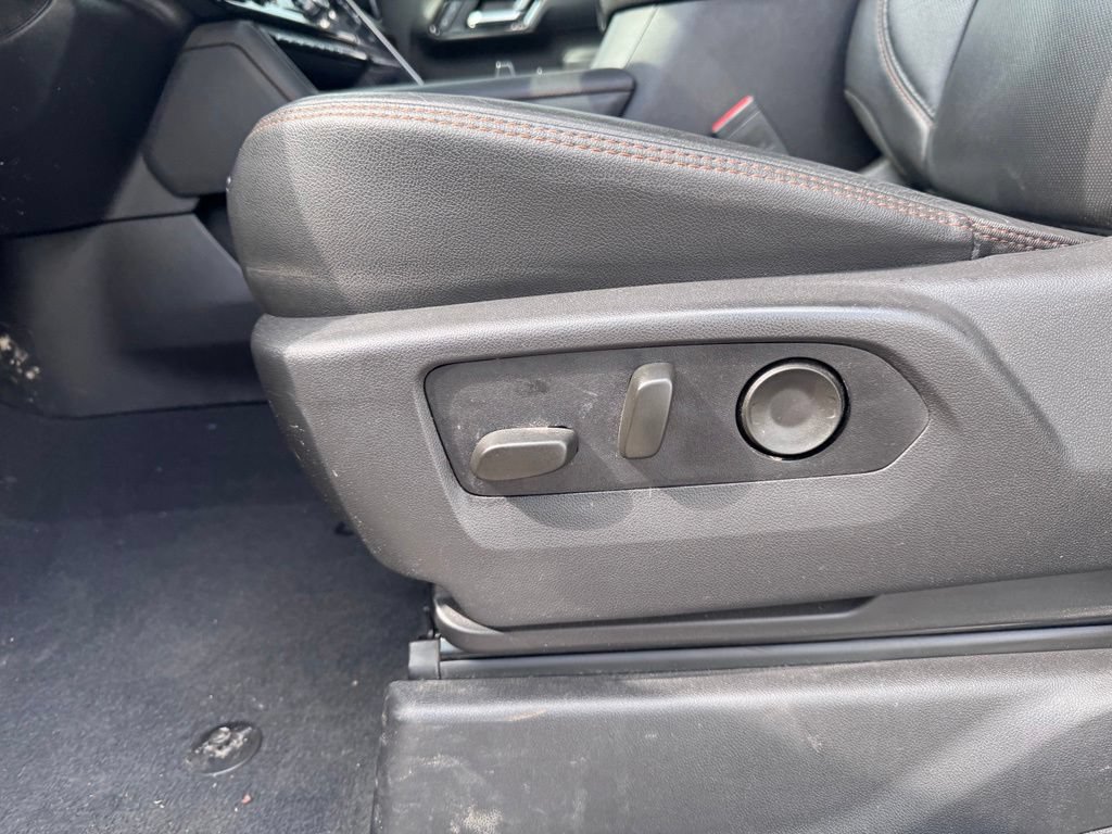 Used 2025 GMC Sierra 2500 AT4 AWD/4WD image 15