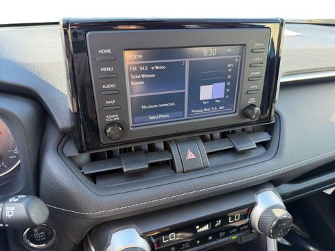 Used 2019 Toyota RAV4 XLE w/ Carpet Mat Package image 12