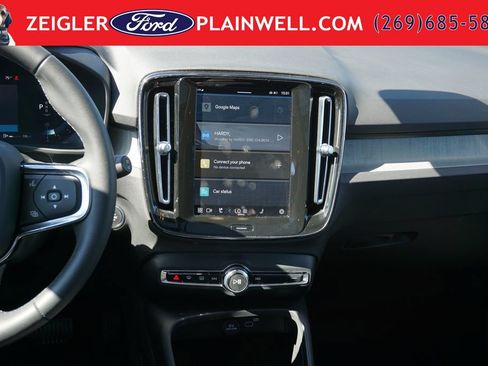 Used 2024 Volvo XC40 B5 Core AWD/4WD image 17