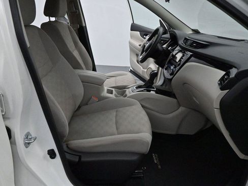Used 2017 Nissan Rogue Sport SV FWD image 28
