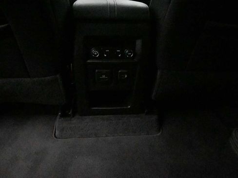 Used 2023 Chevrolet Traverse High Country AWD/4WD image 26