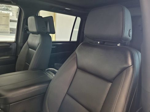 New 2026 Chevrolet Suburban Z71 w/ Z71 Off-Road Package AWD/4WD image 13
