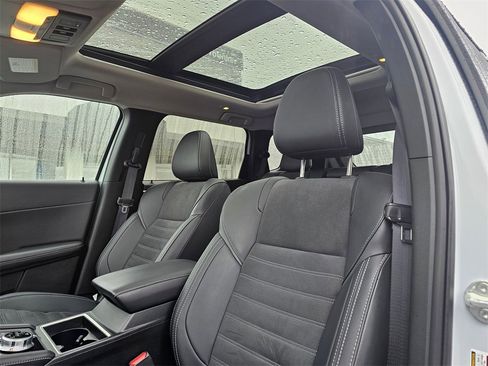 Used 2024 Mitsubishi Outlander SE image 14