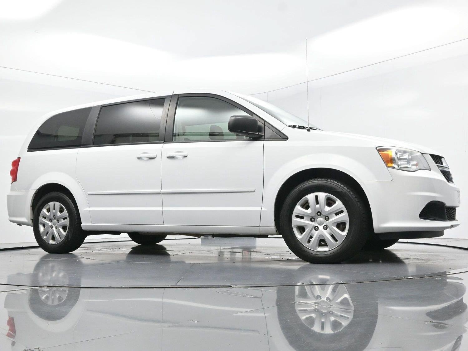 Used 2017 Dodge Grand Caravan SE FWD image 35
