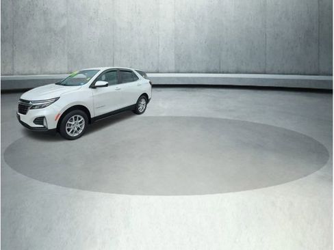 Used 2022 Chevrolet Equinox LT image 14