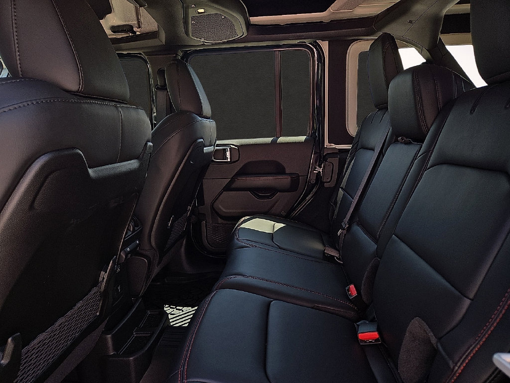 Used 2026 Jeep Wrangler Unlimited Rubicon AWD/4WD image 9