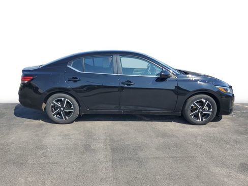 Used 2025 Nissan Sentra SV image 6