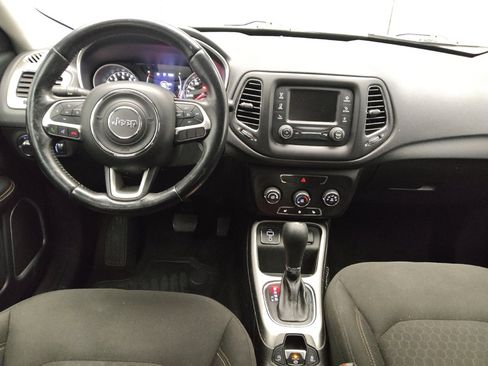 Used 2018 Jeep Compass Sport w/ Cold Weather Group FWD image 22