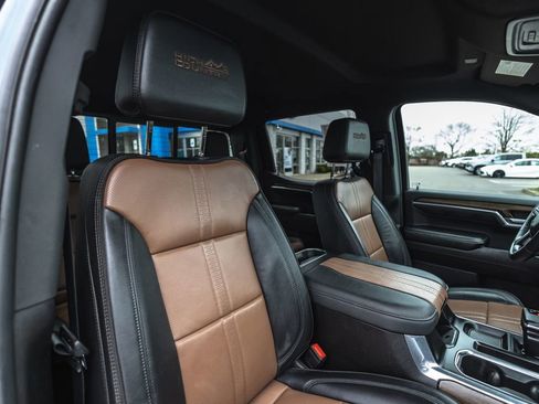 Used 2024 Chevrolet Silverado 1500 High Country w/ Technology Package image 34