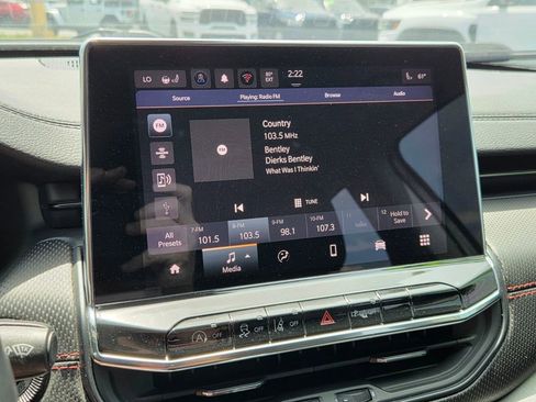 Used 2022 Jeep Compass Trailhawk w/ Trailhawk Convenience Group AWD/4WD image 26