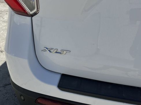 Used 2020 Ford Explorer XLT image 30