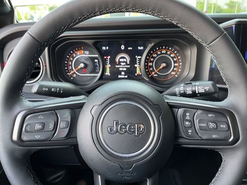 Used 2026 Jeep Wrangler Unlimited Rubicon AWD/4WD image 33