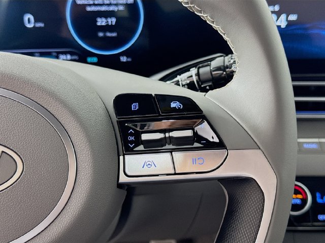New 2025 Hyundai Elantra SEL FWD image 17