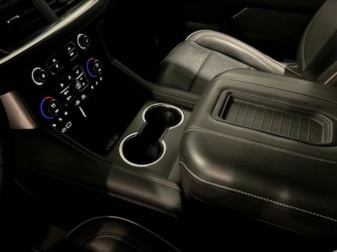Used 2023 Chevrolet Suburban Premier AWD/4WD image 18