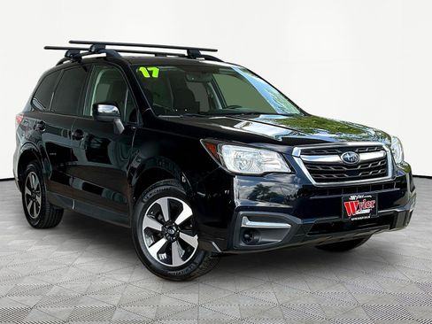 Used 2017 Subaru Forester 2.5i Premium w/ All-Weather Package AWD/4WD image 3