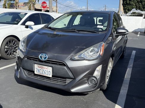 Used 2015 Toyota Prius C One image 3