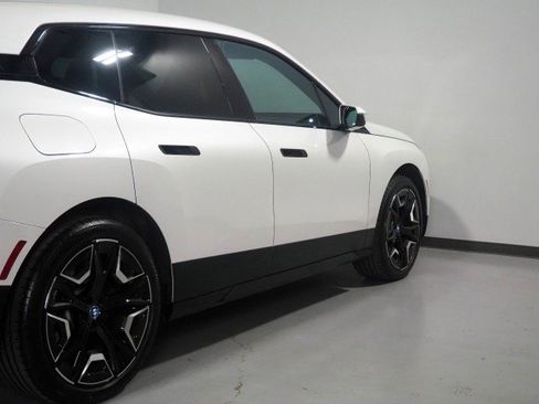 Used 2024 BMW iX xDrive50 w/ Premium Package AWD/4WD image 76