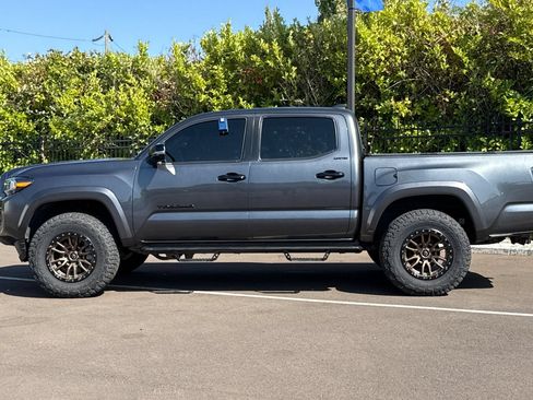 Used 2023 Toyota Tacoma Limited w/ Nightshade Package AWD/4WD image 7