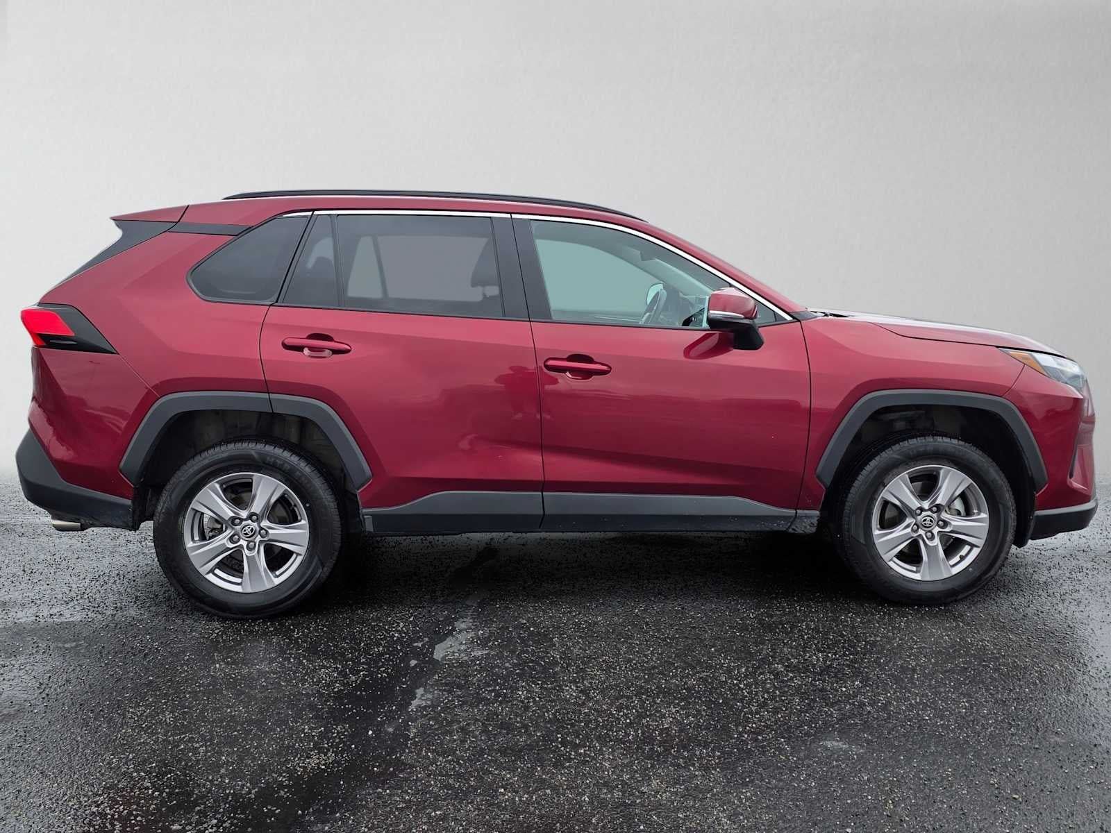 Used 2023 Toyota RAV4 XLE FWD image 2