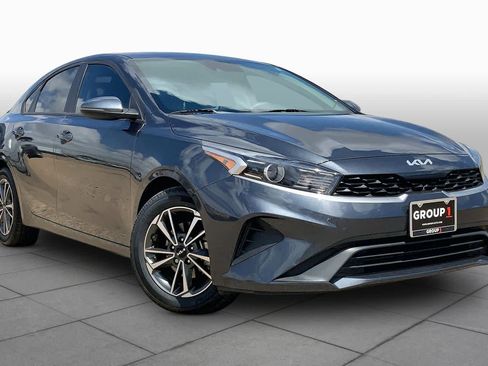Certified 2023 Kia Forte LXS w/ LXS Technology Package FWD image 3