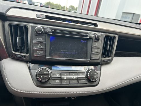 Used 2013 Toyota RAV4 XLE AWD/4WD image 15