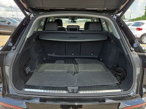 Certified 2025 Audi Q5 Premium AWD/4WD image 9