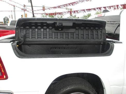 Used 2022 RAM 1500 Laramie w/ Sport Appearance Package AWD/4WD image 9