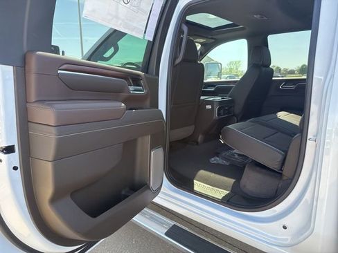 New 2026 GMC Sierra 3500 Denali w/ Denali Reserve Package AWD/4WD image 18