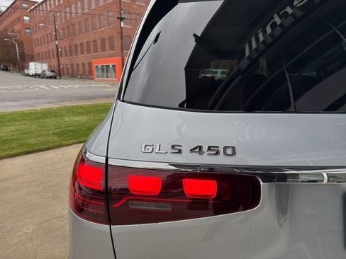 Certified 2025 Mercedes-Benz GLS 450 4MATIC image 8