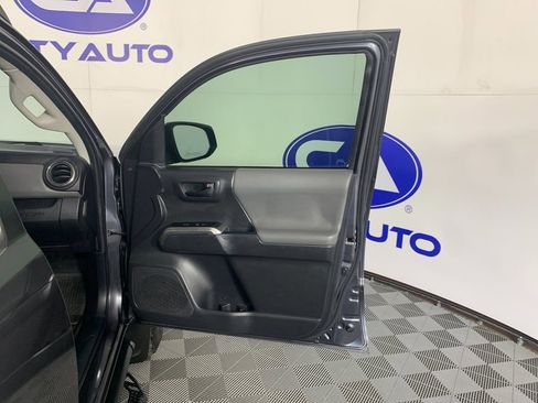 Used 2022 Toyota Tacoma SR5 RWD image 37