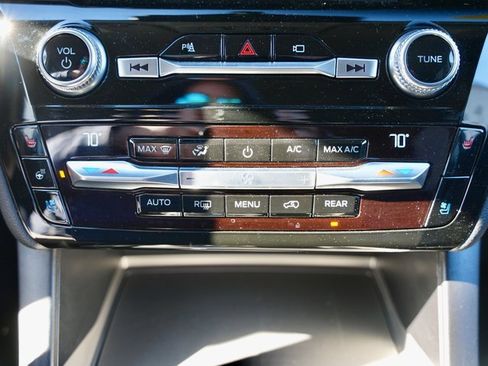 Used 2021 Ford Explorer Limited w/ Equipment Group 301A image 24