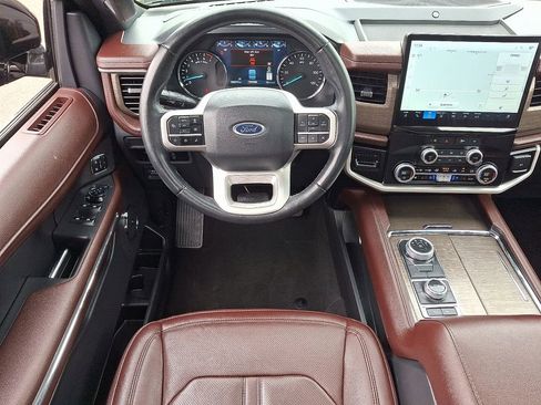 Used 2024 Ford Expedition Limited AWD/4WD image 12