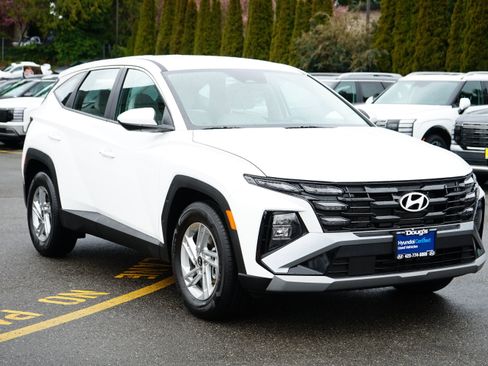 Used 2025 Hyundai Tucson SE image 4