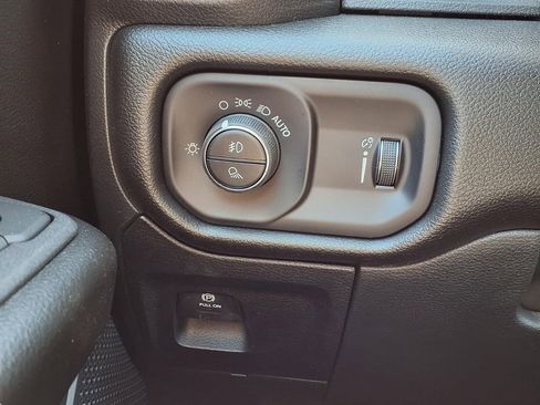 New 2026 RAM 1500 Express AWD/4WD image 15