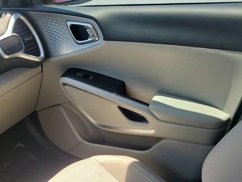 Used 2022 Kia Soul LX w/ Technology Package FWD image 13