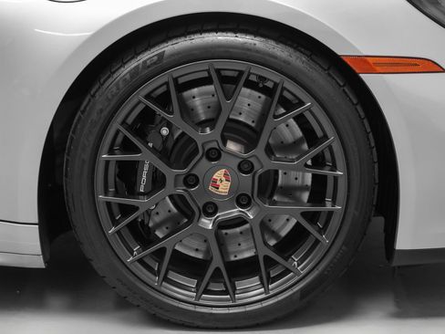 Certified 2026 Porsche 911 Carrera GTS RWD image 17