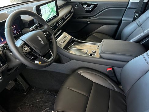 New 2026 Lincoln Aviator 2WD image 9
