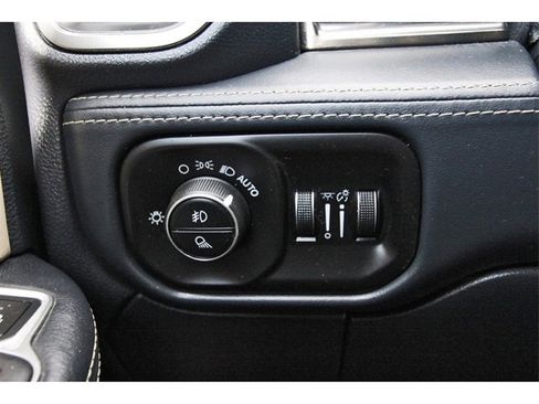 Used 2019 RAM 2500 Limited image 17