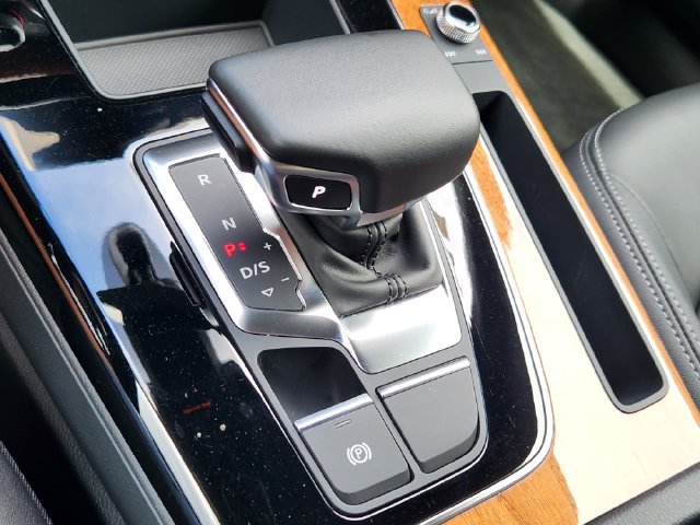 Used 2023 Audi Q5 2.0T Premium w/ Convenience Package AWD/4WD image 18